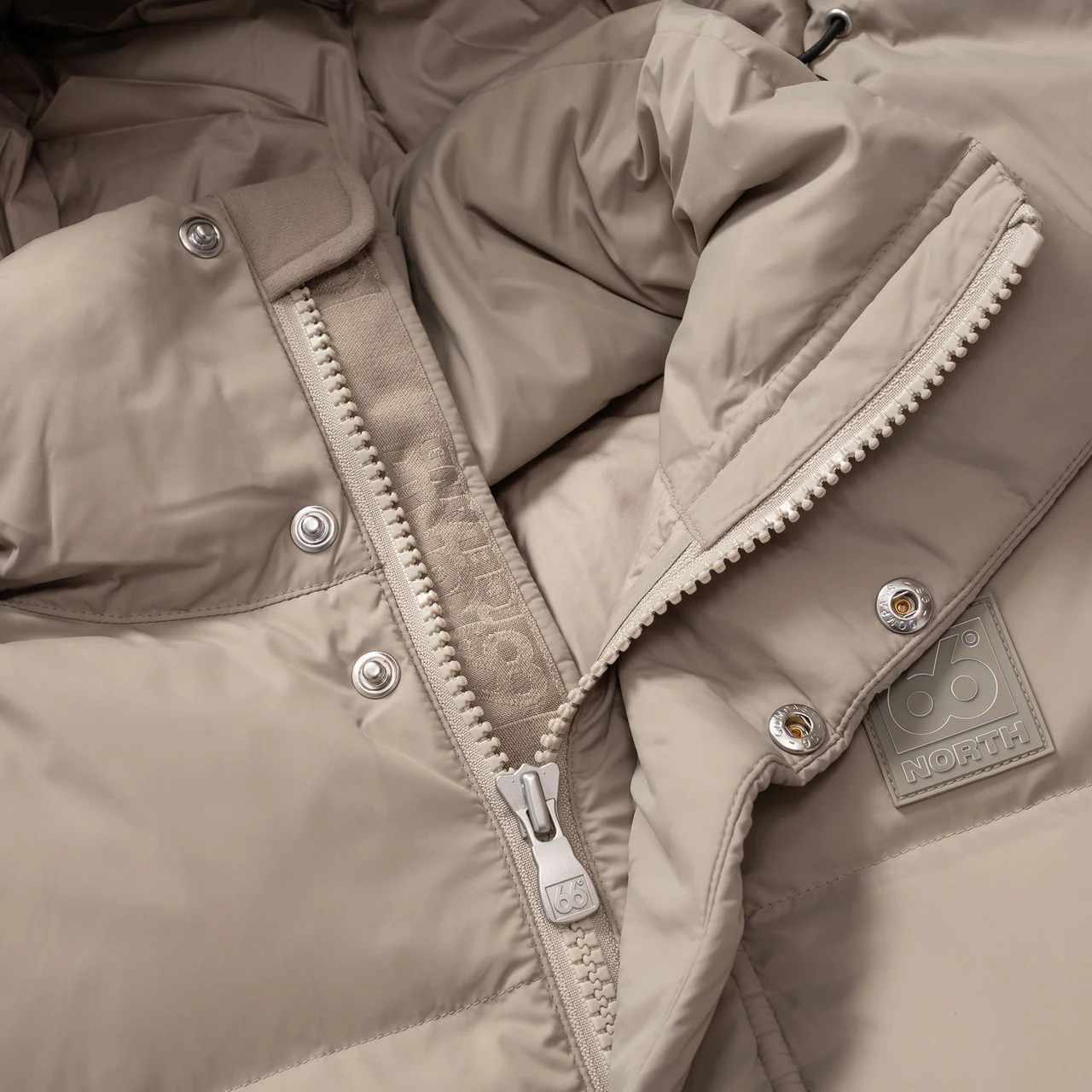 Wmns Dyngja Down Cropped Jacket - Image 5