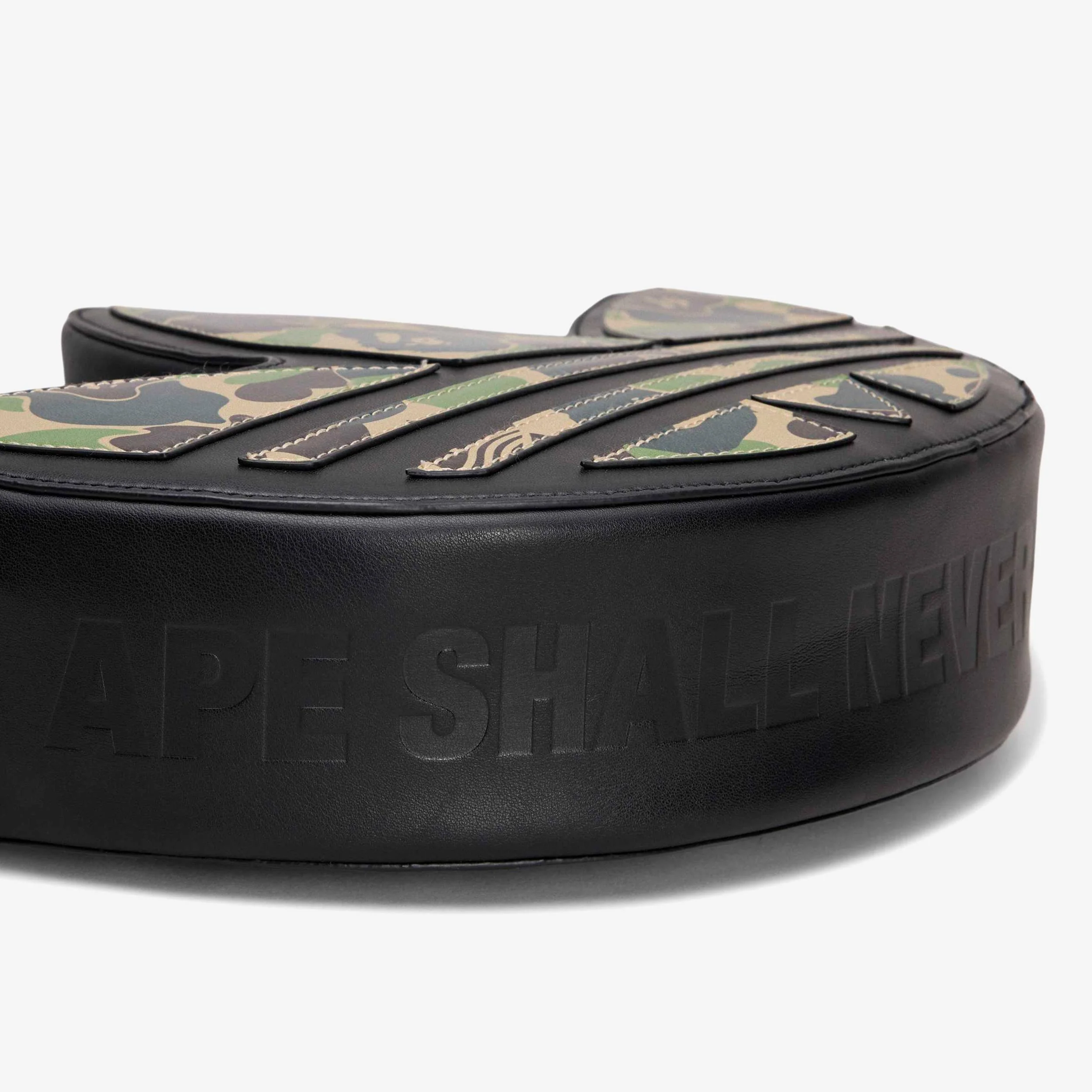 Trefoil Shoulder Bag x BAPE - Image 4