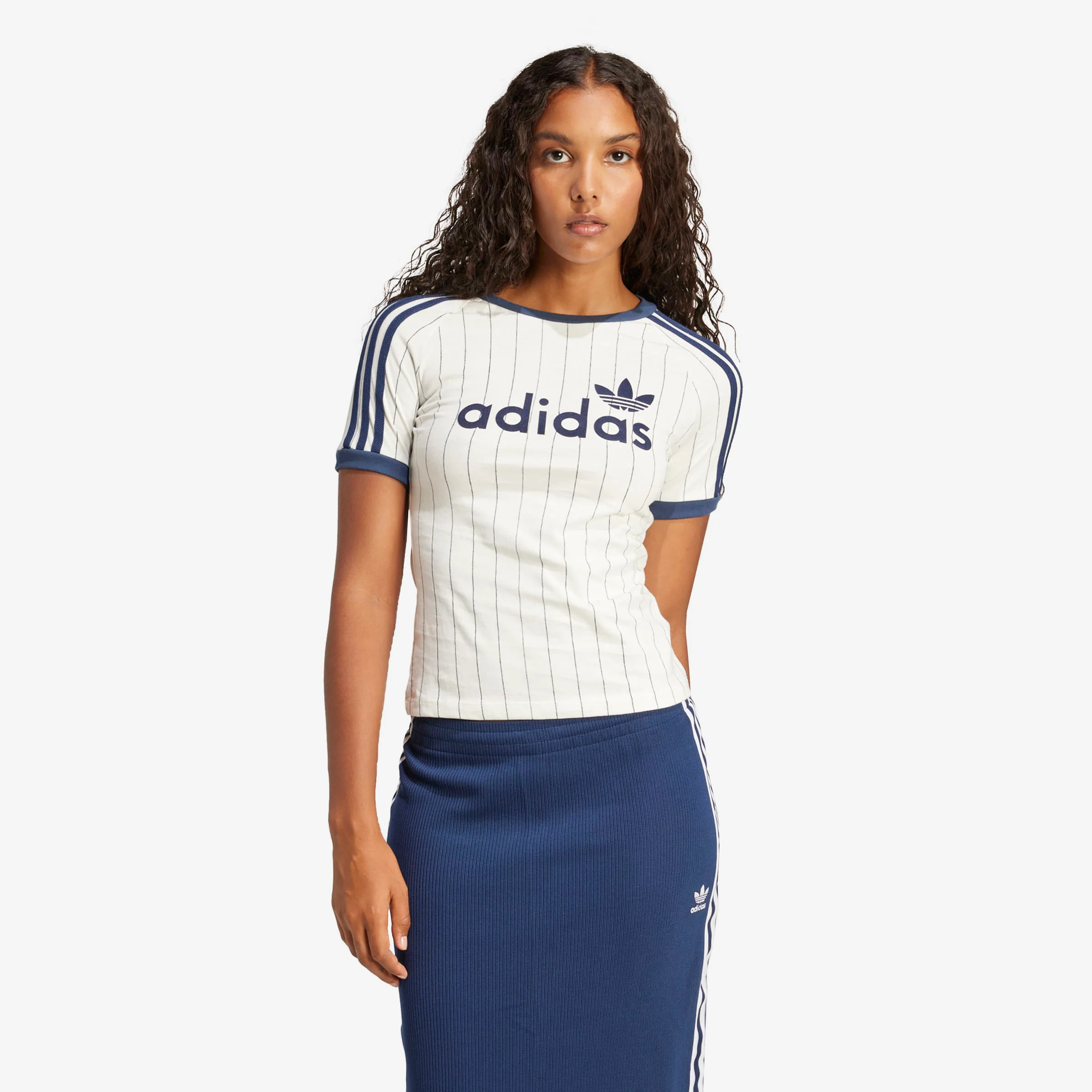 Wmns Linear Graphic Cali Tee - Image 2