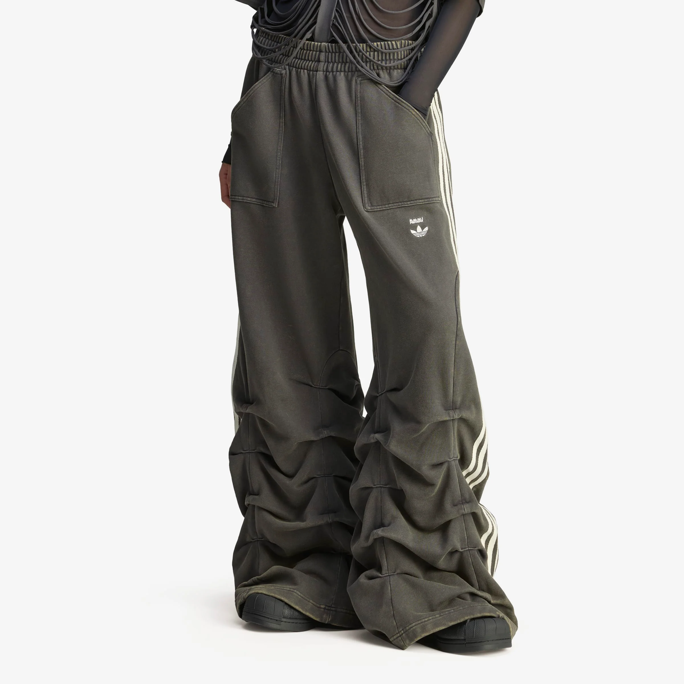 Wmns Pleated Track Pant x Avavav - Image 6