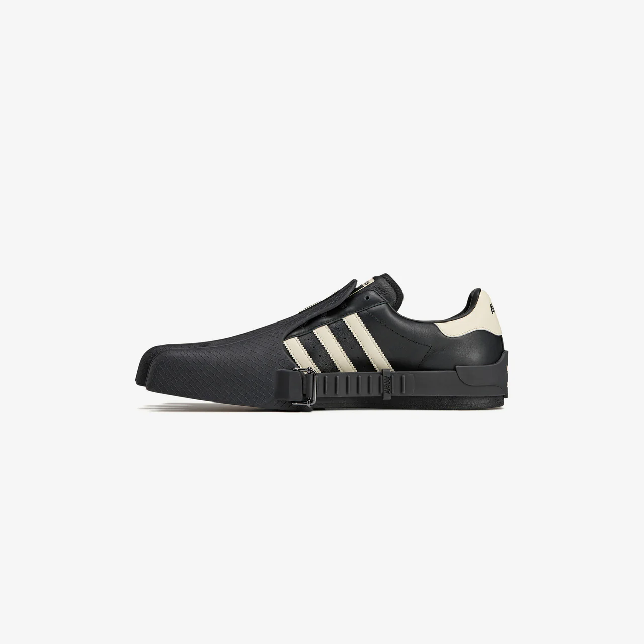 Wmns Superfinger Superstar x Avavav - Image 4