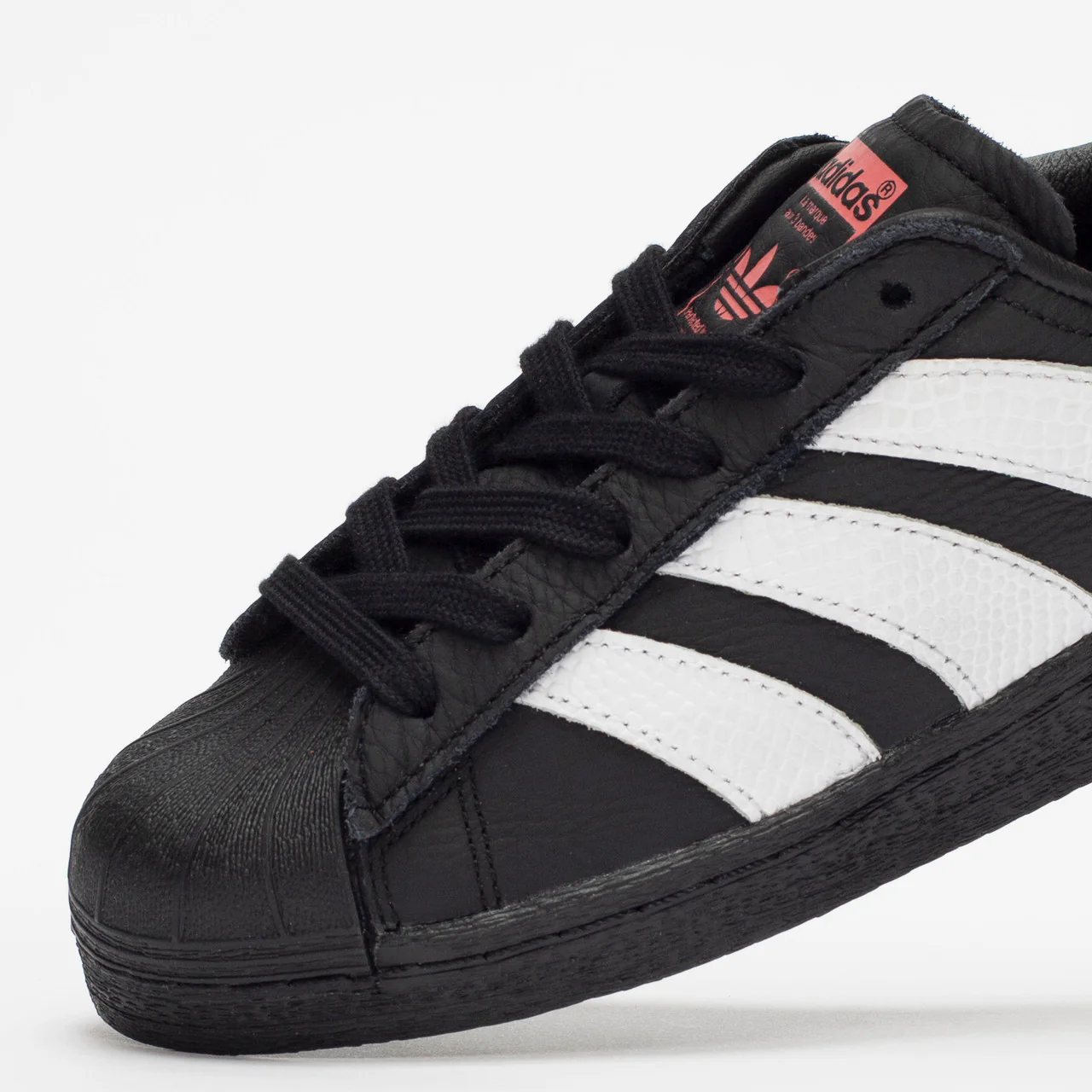 Wmns Superstar - Image 7