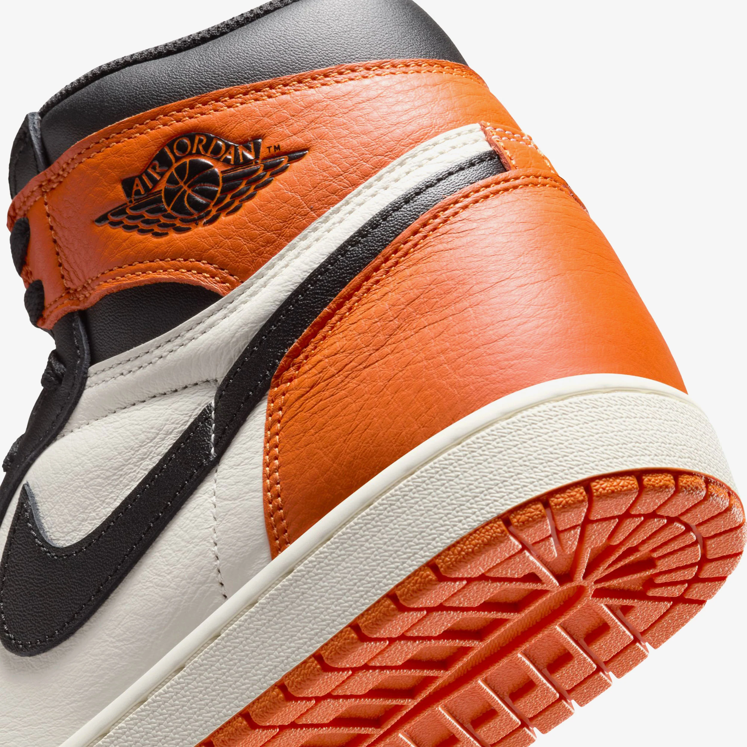 Air Jordan 1 Retro High OG - Image 10