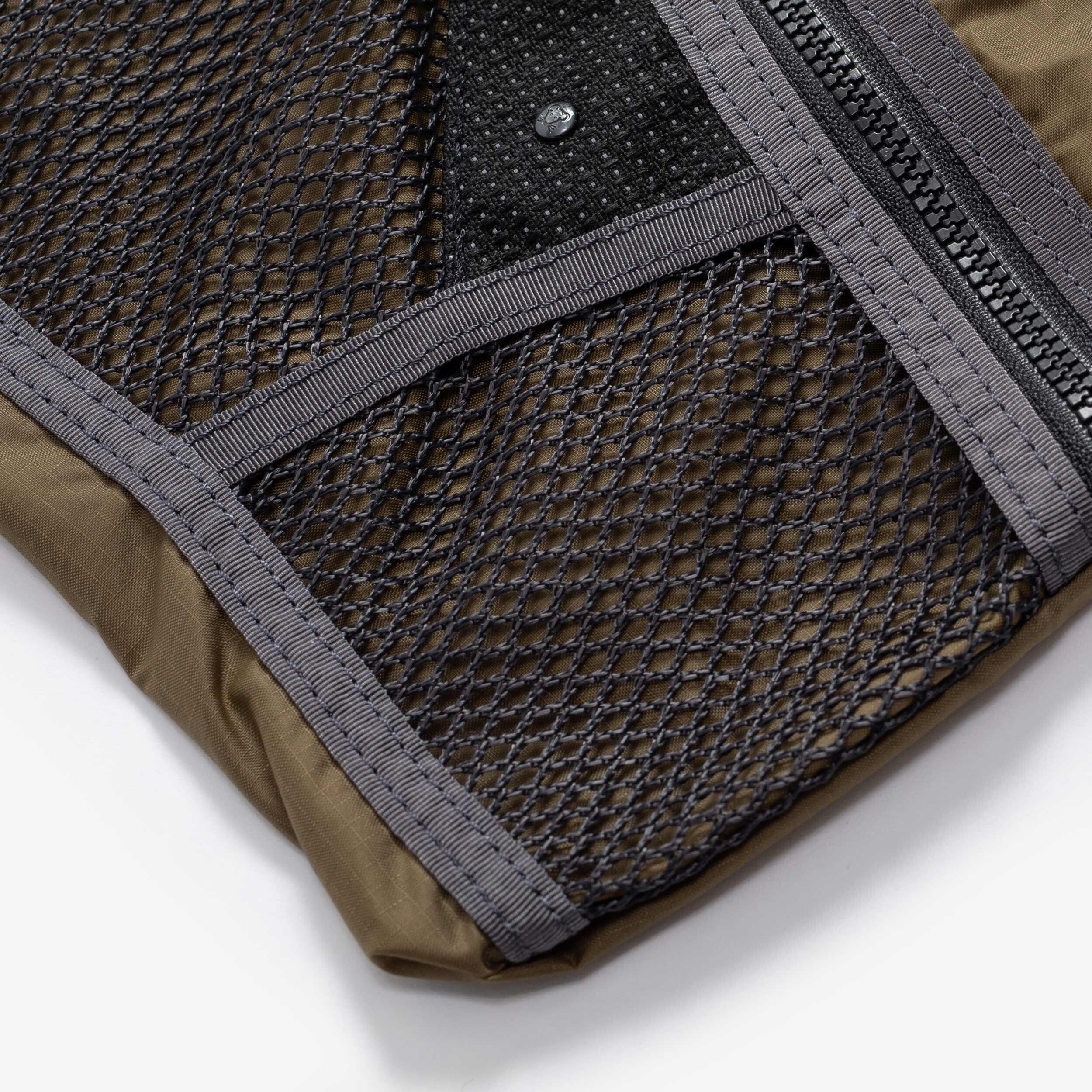 Algir Accessory Bag Medium - Image 6