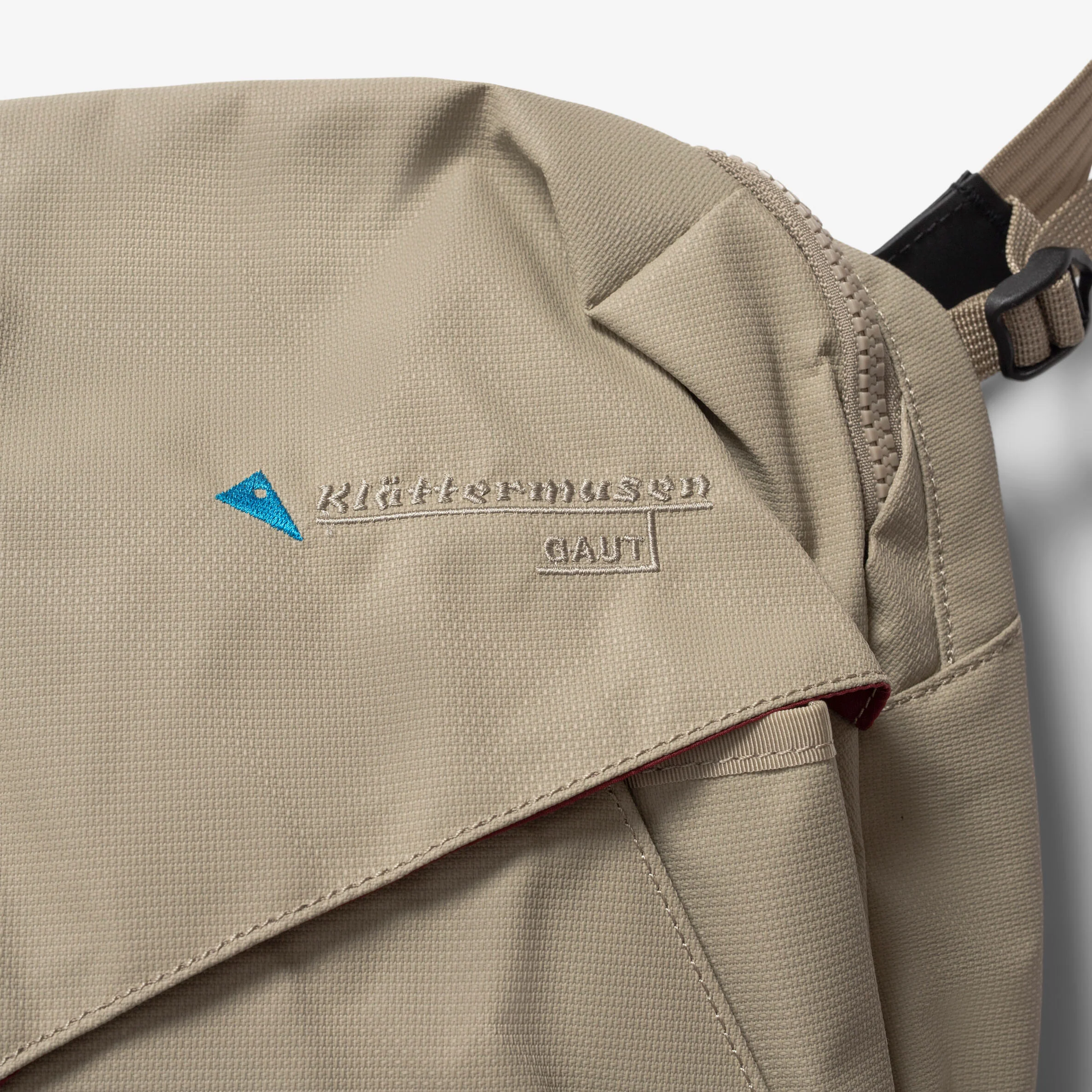 Gaut Messenger Bag - Image 5
