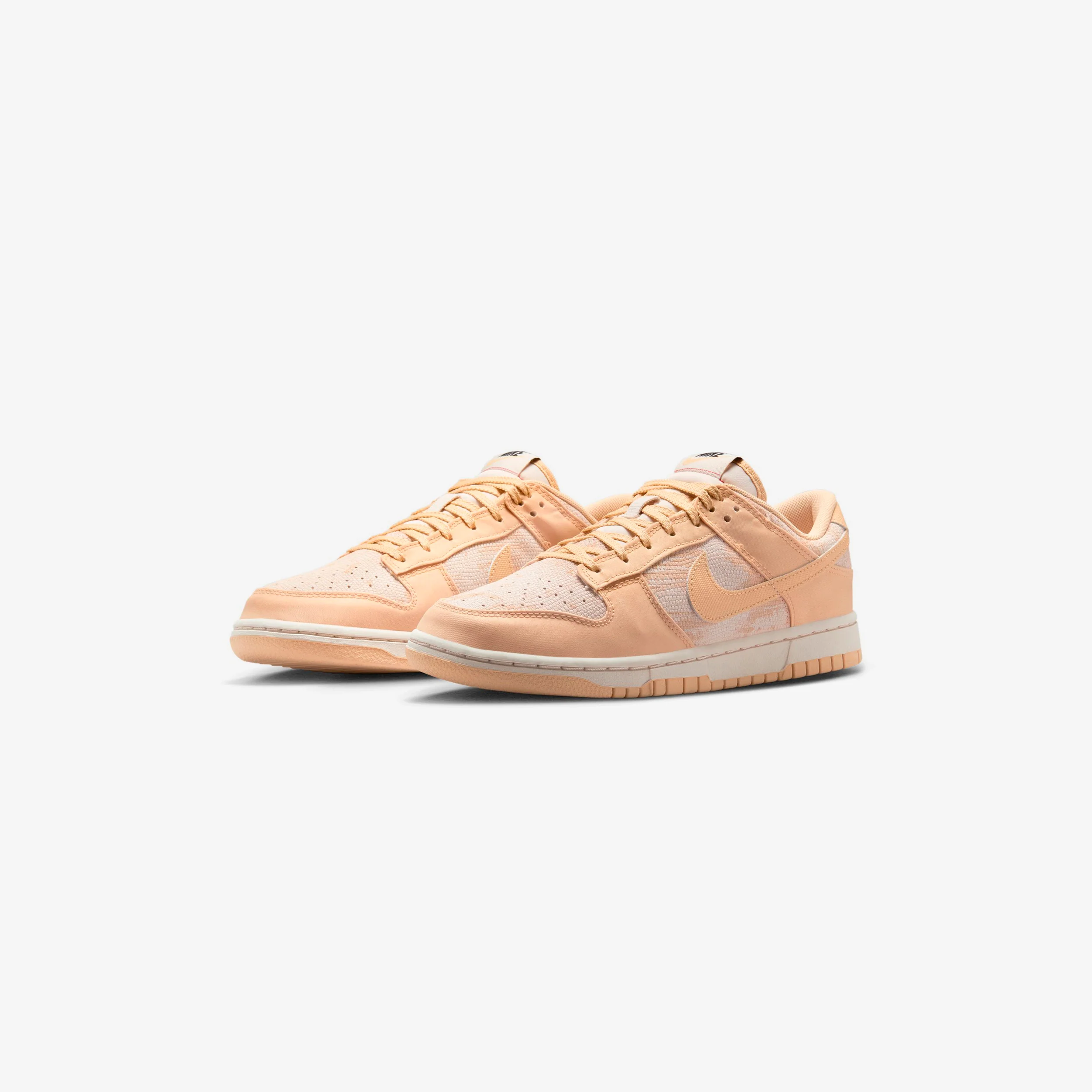 Wmns Dunk Low - Image 2